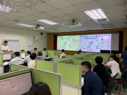 與會人員上機實際操作河川水質模式